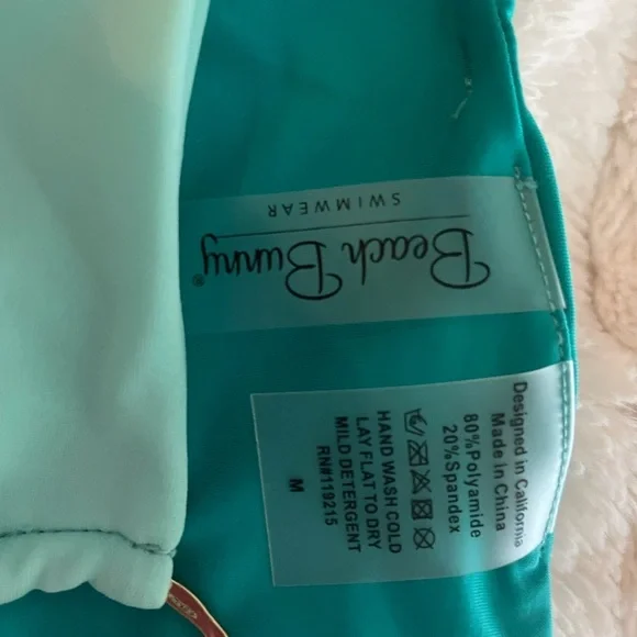 Beach bunny. Brand new - Picture 10 of 12